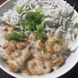 満点過ぎる栄養丼♪　「しらす納豆ごはん」